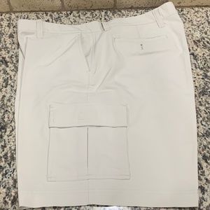 Chaps Men's Golf/Cargo Shorts Gently Worn Size 42 Pearl/Ivory Poly Blend